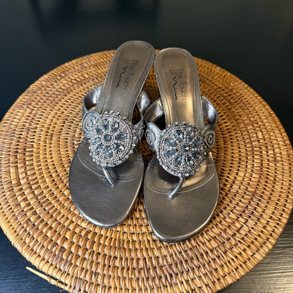 The touch of Nina Women's metallic Beaded Sandals size 9‎